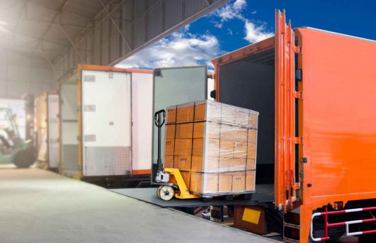 פריקת והובלת מכולות2